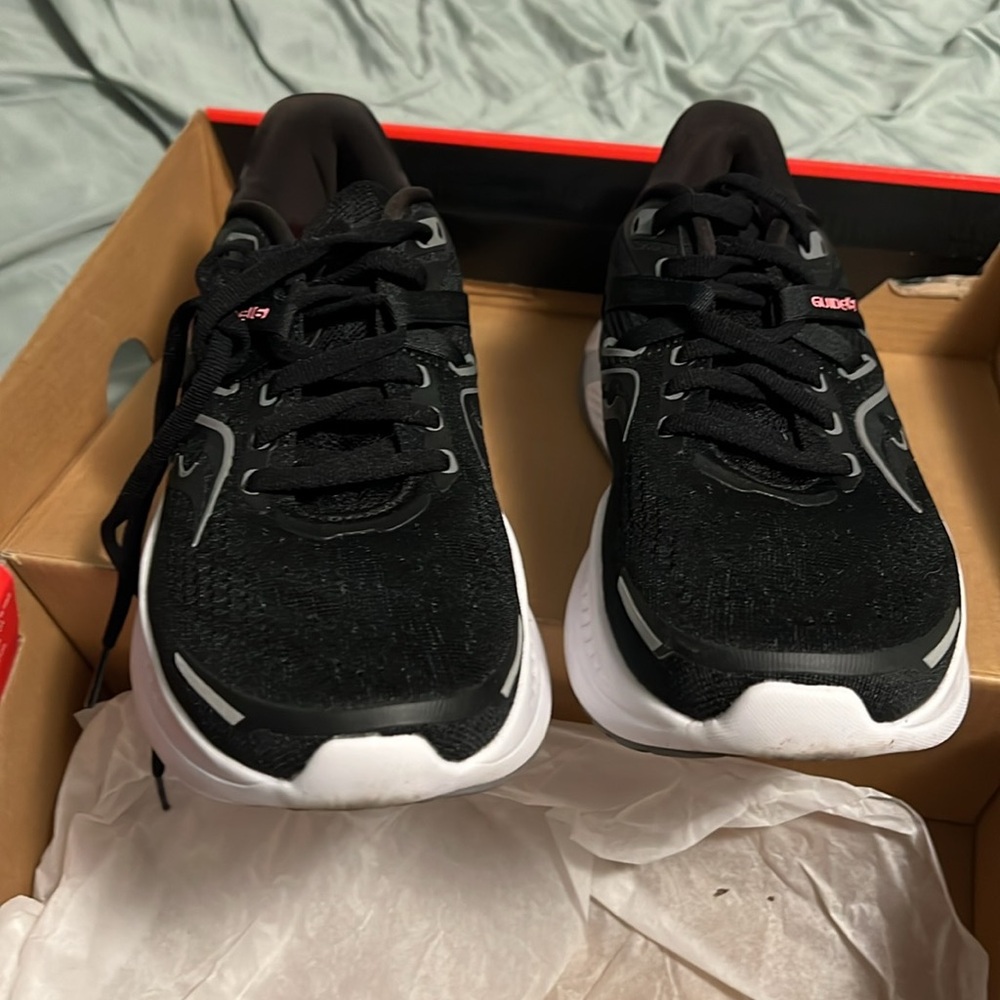 Saucony Guide 16 - worn once! - Picture 5 of 8